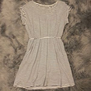 Black and white summer dress with pockets